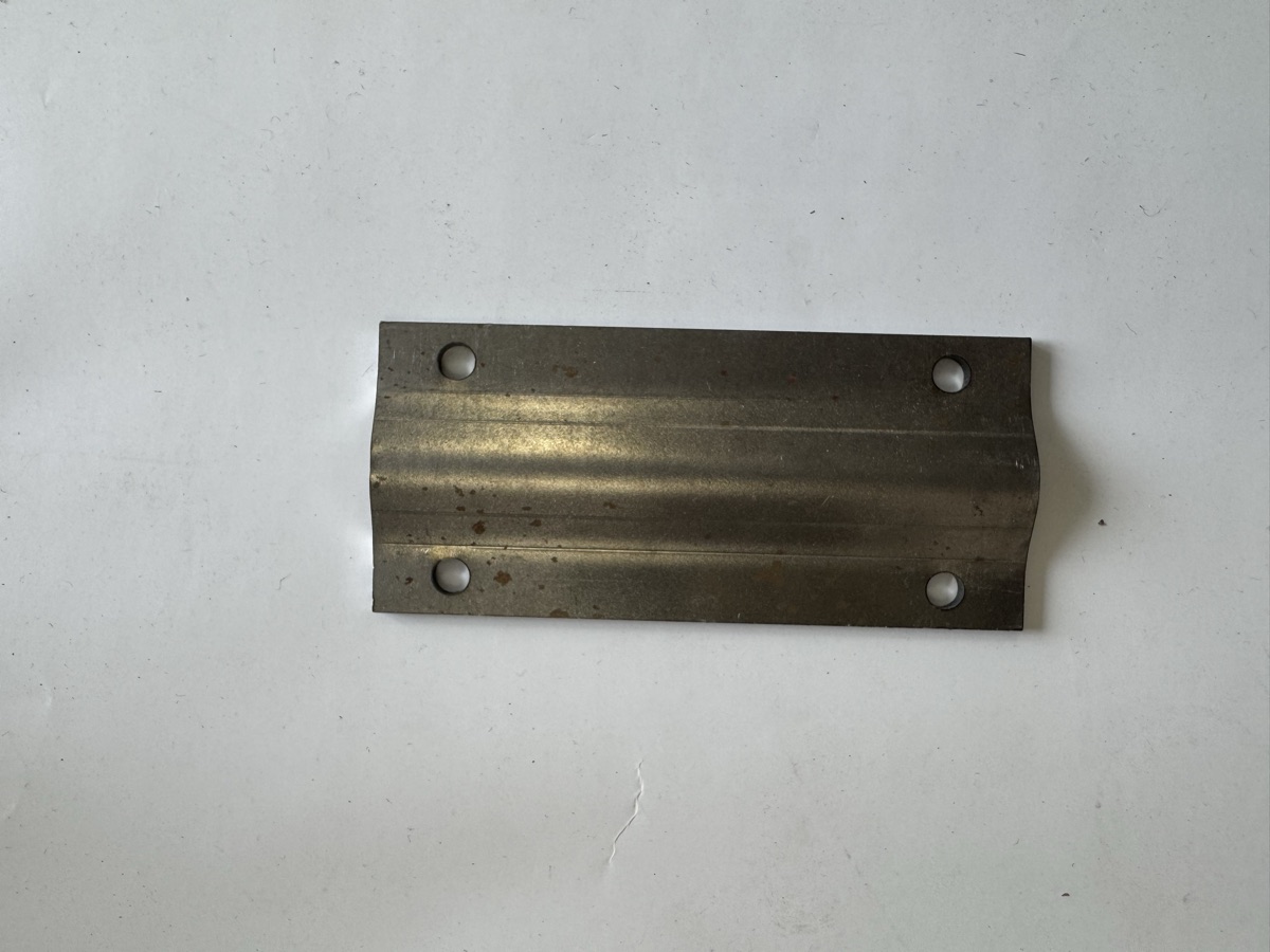 Кронштейн трубок V-образный Dresser Wayne WM042949